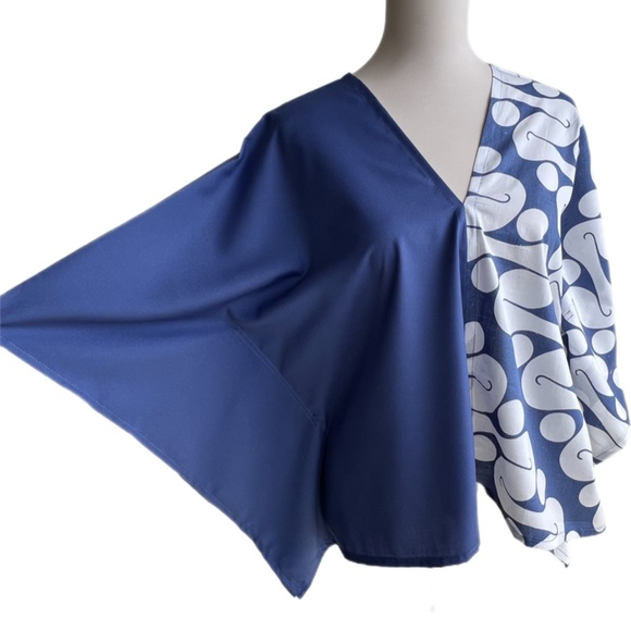 0117/ Petite Style Top . Blue White Batik Pattern Cropped Kaftan - Picture 6 of 8